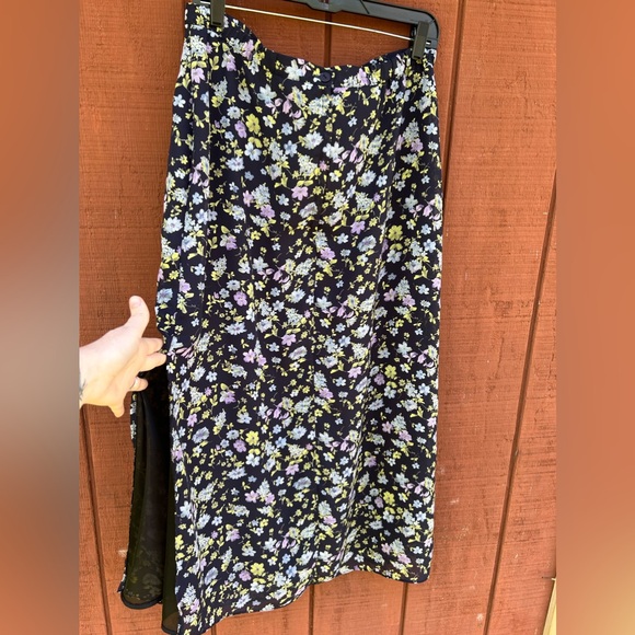 🌺RIKKI J. Vintage Floral Side Slit Midi Skirt - Picture 2 of 4